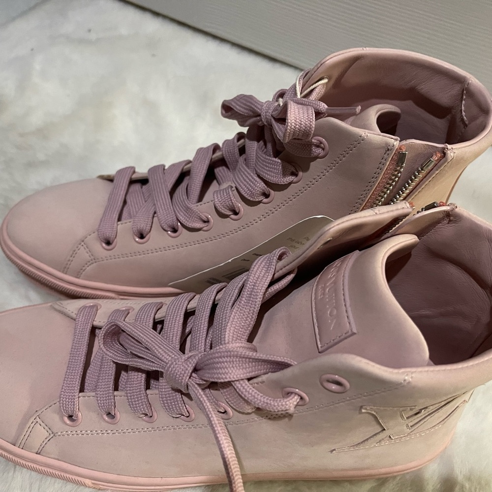 Authentic Louis Vuitton Stellar Leather trainer - Picture 3 of 8